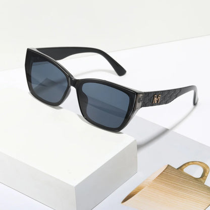 Fashionable Lightweight Sunglasses – Summer UV Protection Shades